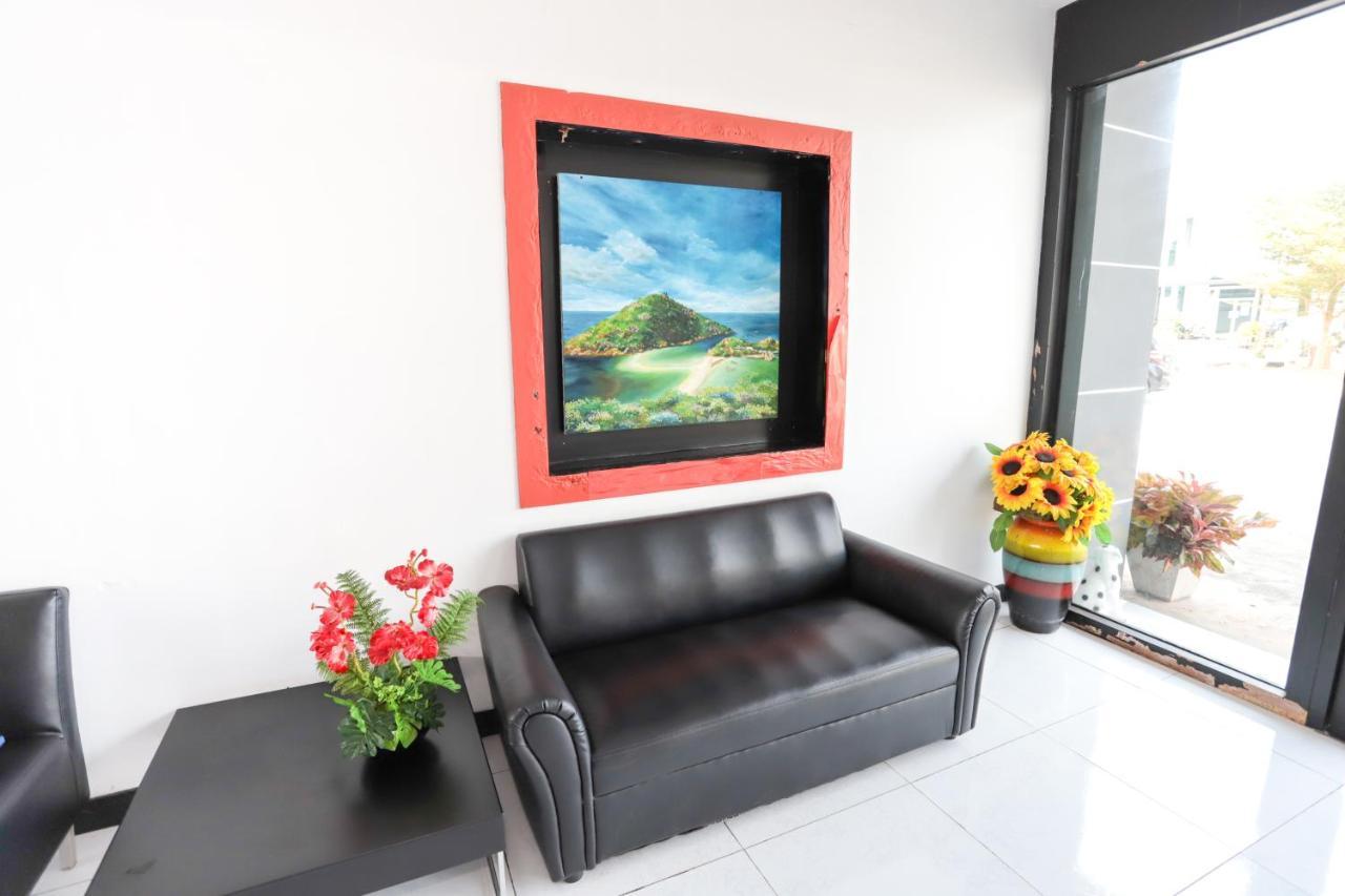 C Tower Hotel Surat Thani Buitenkant foto