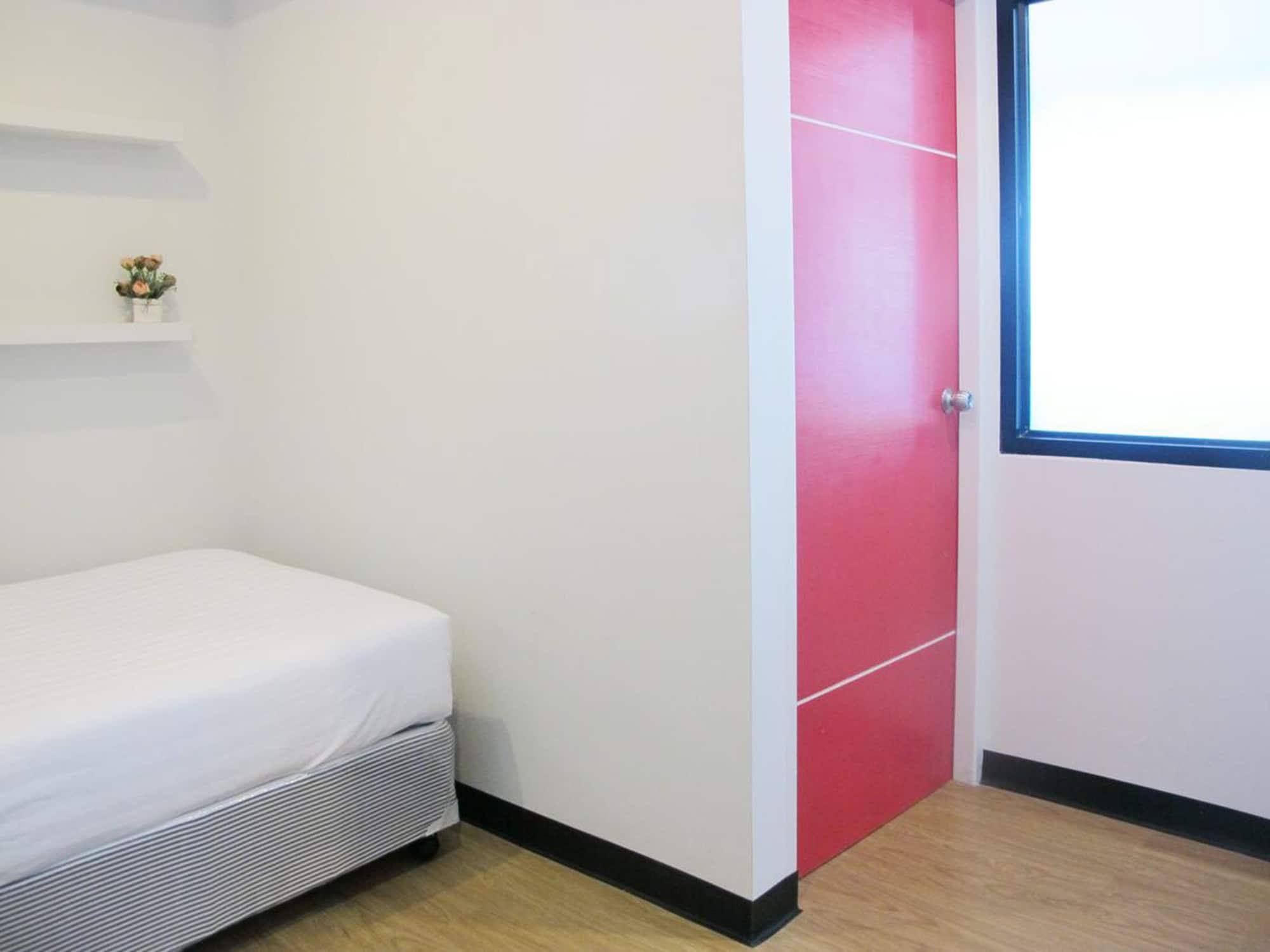 C Tower Hotel Surat Thani Buitenkant foto